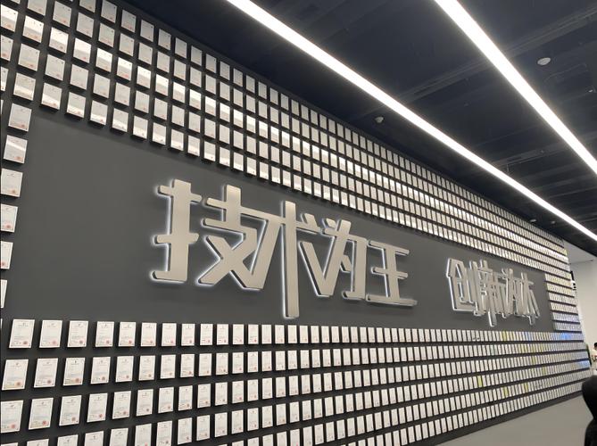今天中国用一场阅兵式,让全世界都见证了中国强大的综合国力.国强,则